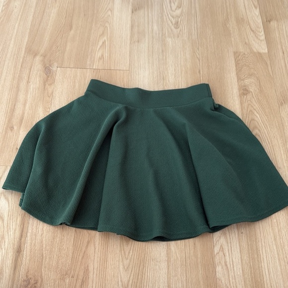 Chic Forest Green Skater Skirt - Picture 2 of 4
